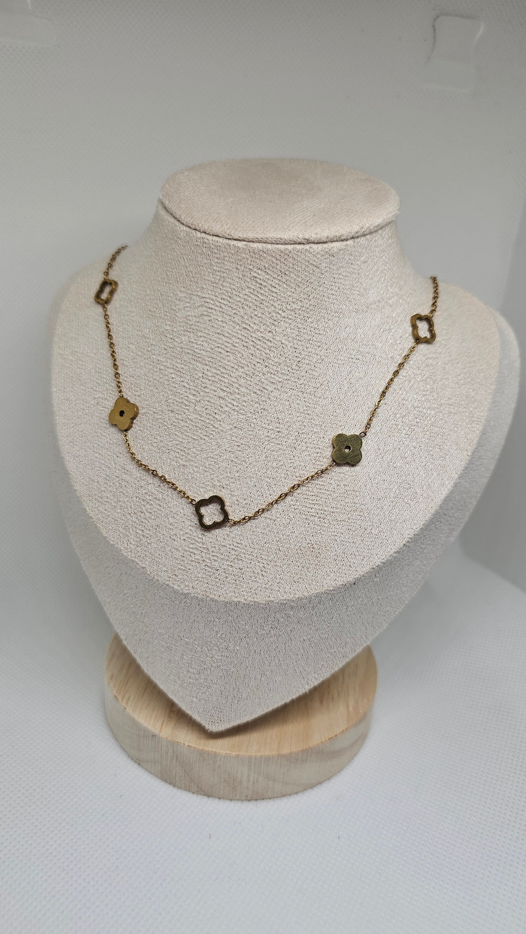 BAHATI - Hollow 4 Leaf Clover Necklace